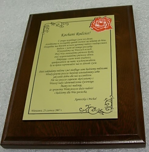 dyplom, dyplomy nr 139 Dyplom grawerowany w laminacie metalizowanym na desce jesionowej 20 x 15 cm